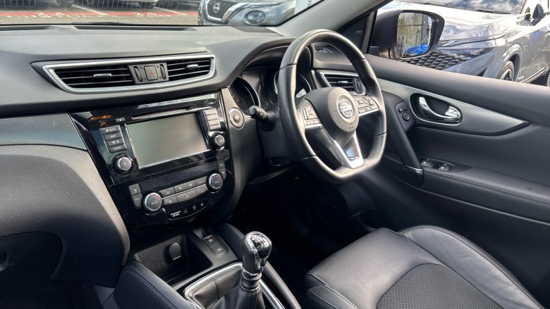 Nissan Qashqai 1.3 DiG-T 160 Tekna 5dr Petrol Hatchback